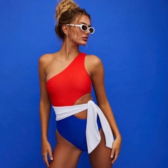 Beach Riot Carlie Swimsuit in American Colorblock Red White Blue - Picture 1 of 8